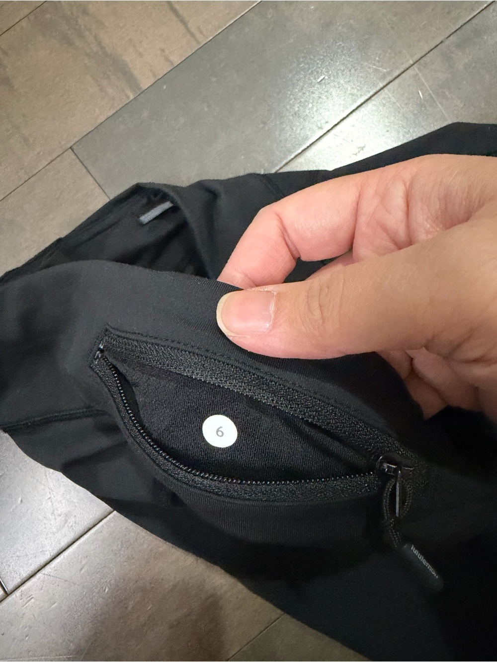 Lululemon Size 6 - Picture 3 of 3